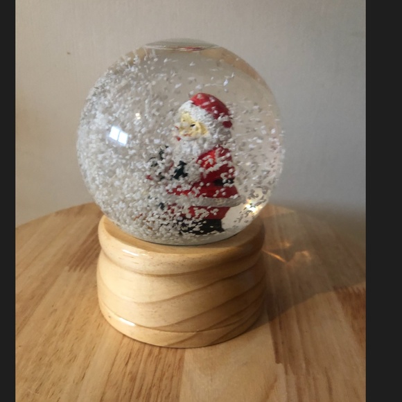 Vintage snow globe with Santa Claus GUC - Picture 2 of 4